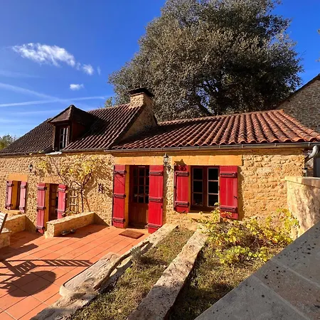 Domaine De Charme Avec 2 Et Piscine Couverte *