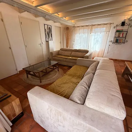 Domaine De Charme Avec 2 Et Piscine Couverte La Chapelle-Aubareil