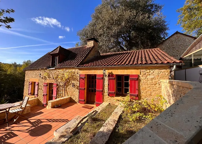Domaine De Charme Avec 2 Et Piscine Couverte *