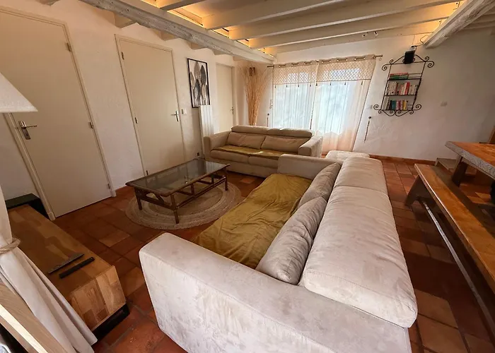 Domaine De Charme Avec 2 Et Piscine Couverte La Chapelle-Aubareil